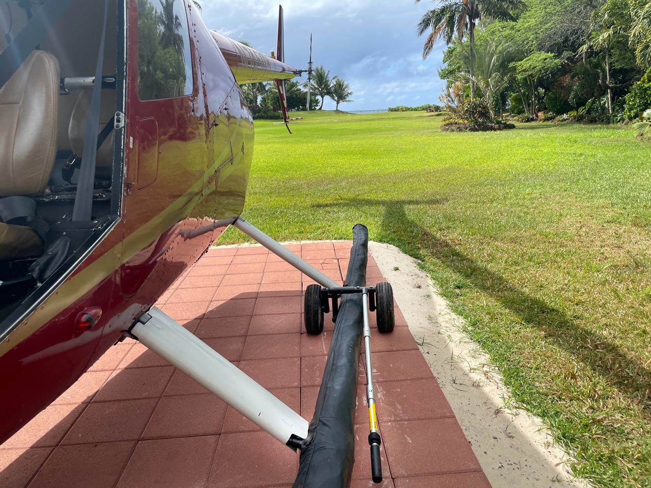 R44 Clipper ground-handling wheels - Vertical Mag